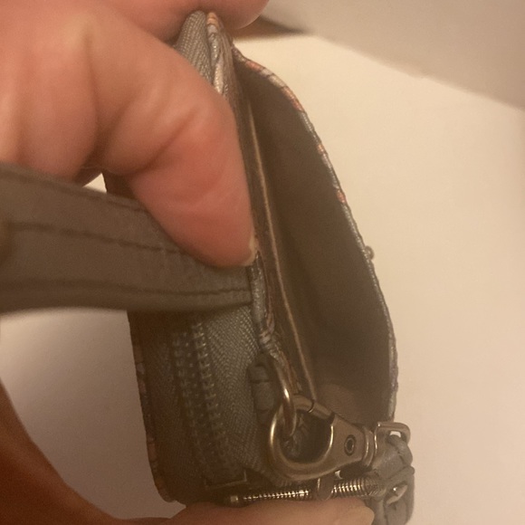 EUC. Sakroots bohemian style multi gray wristlet/wallet. - Picture 9 of 15